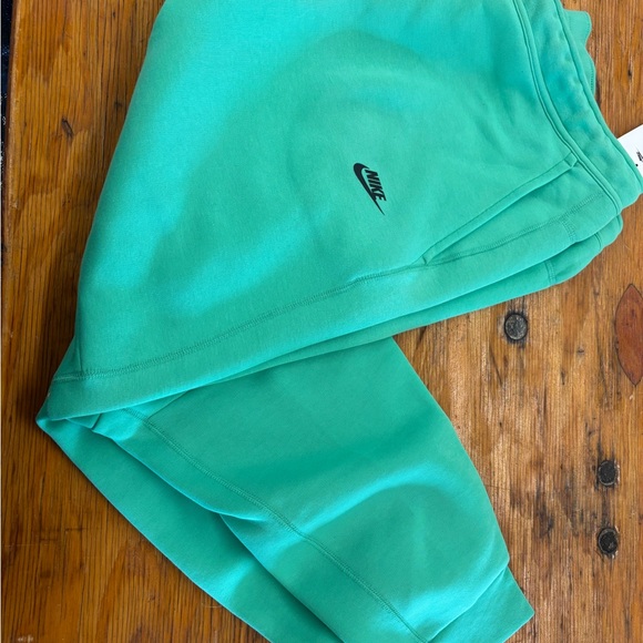 Nike Tech Joggers green men’s 2XL - Picture 1 of 5